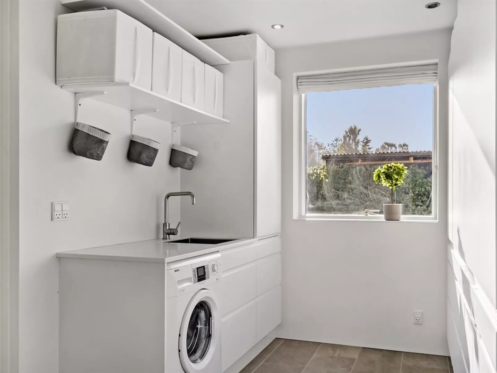 "Atanasij" -  from the sea-Binnen