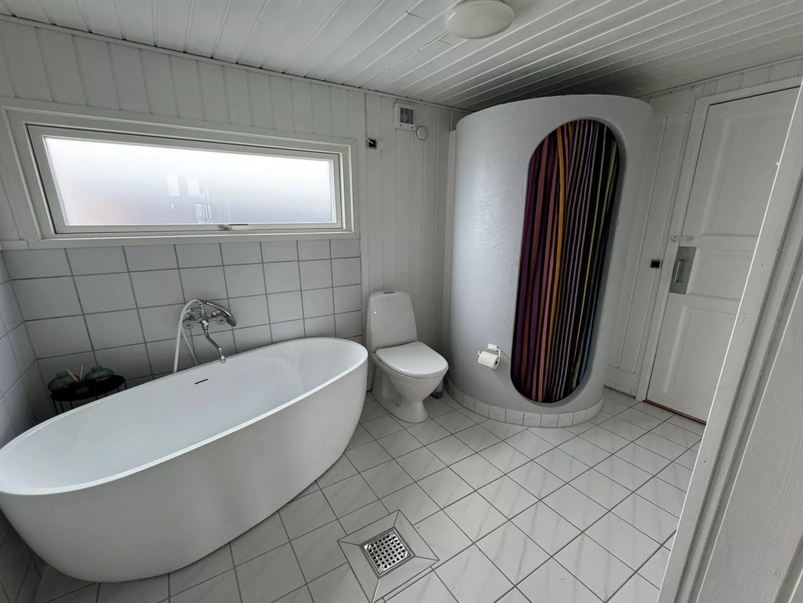 "Beowulf" - 200m from the sea-Binnen