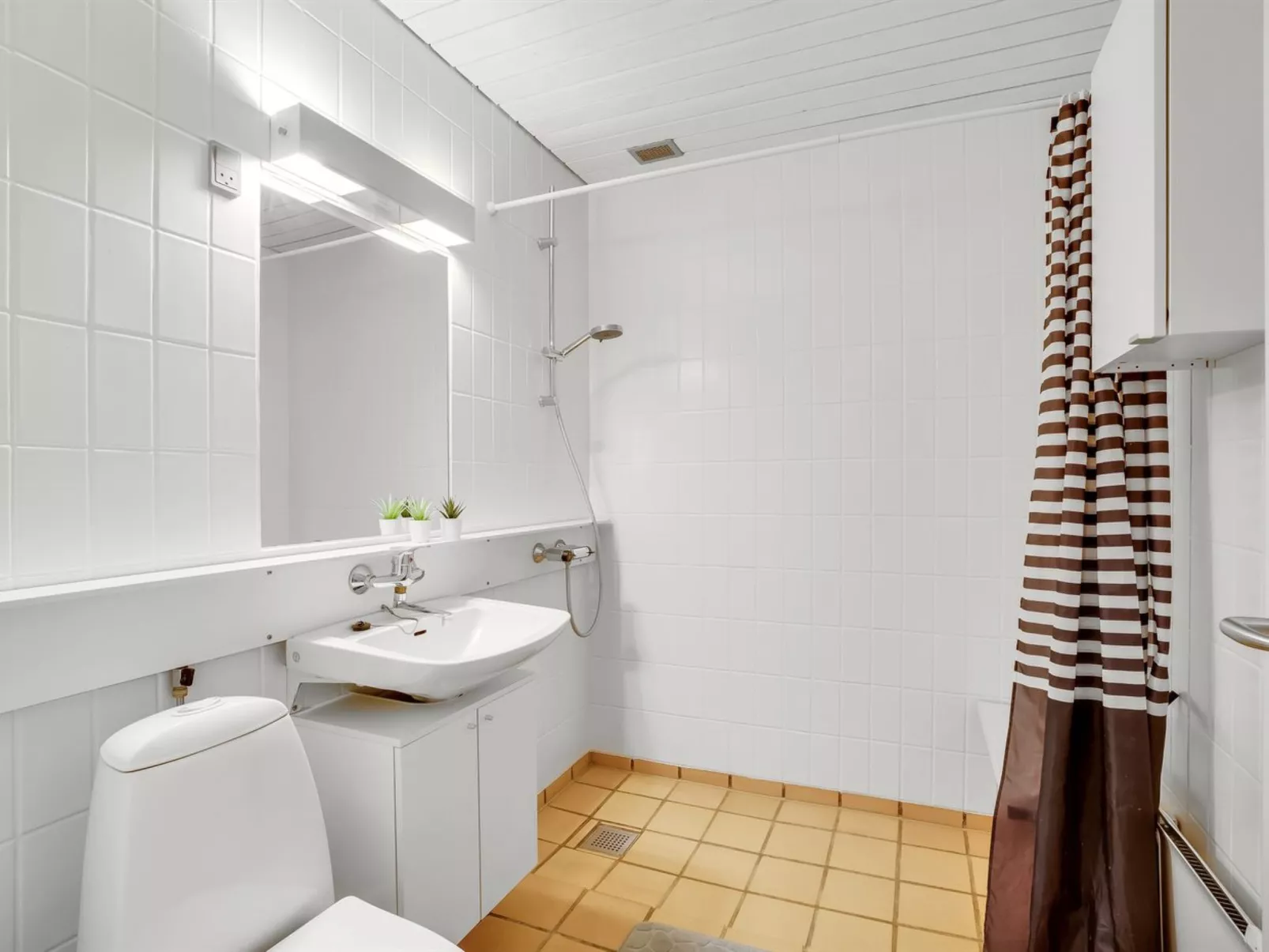 "Torsten" - 30m from the sea-Binnen