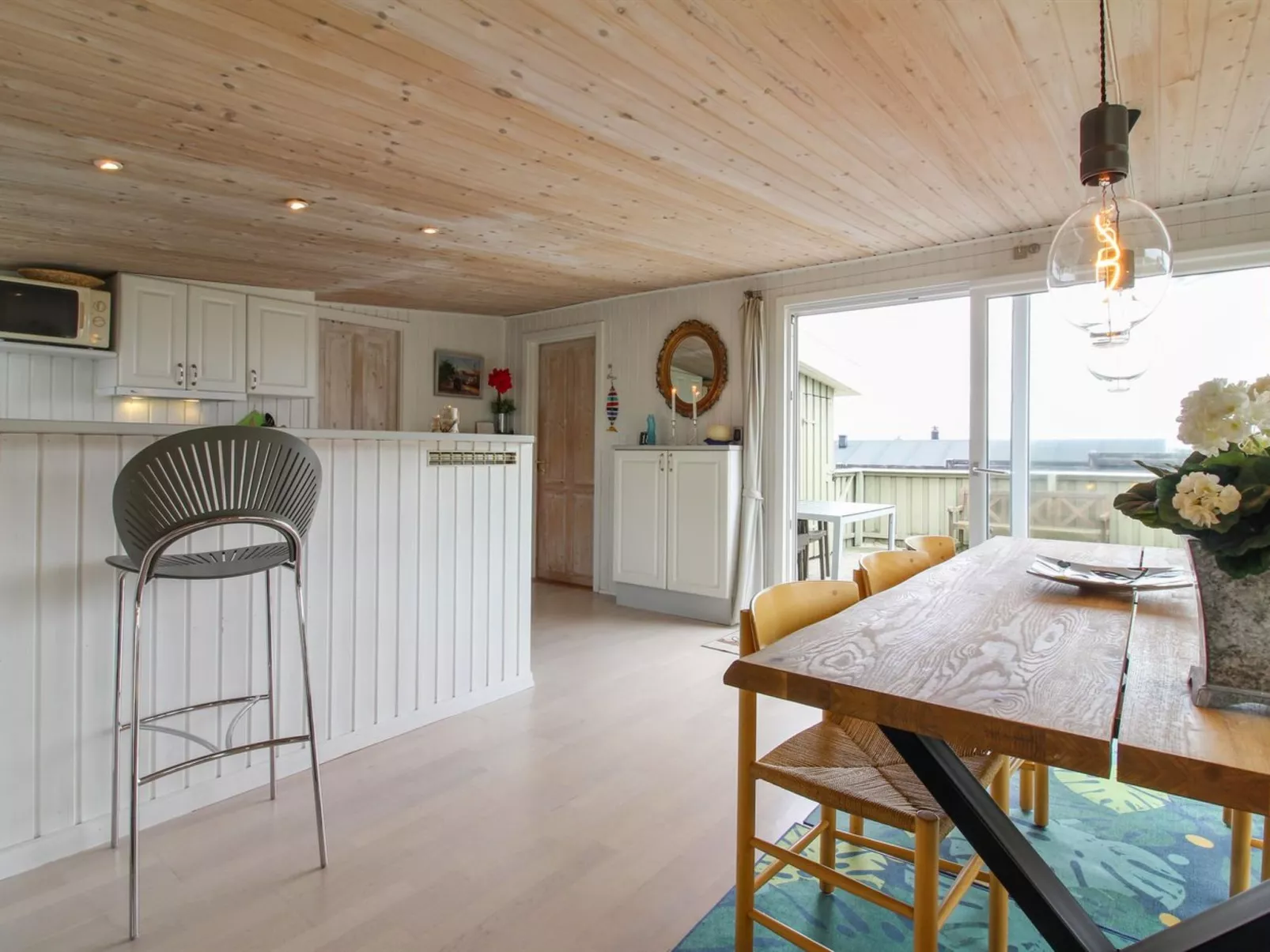 "Dyveke" - 220m from the sea-Binnen