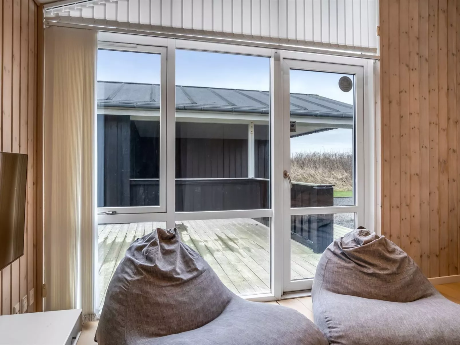 "Eileen" - 300m from the sea-Binnen