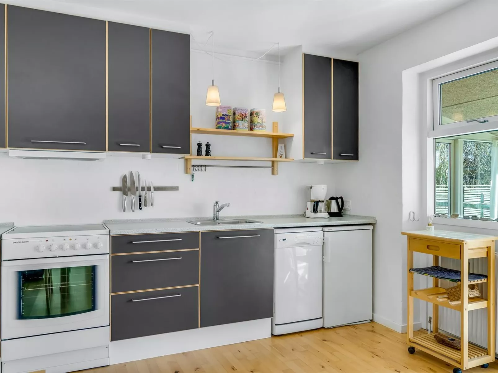 "Adla" - 450m from the sea-Binnen