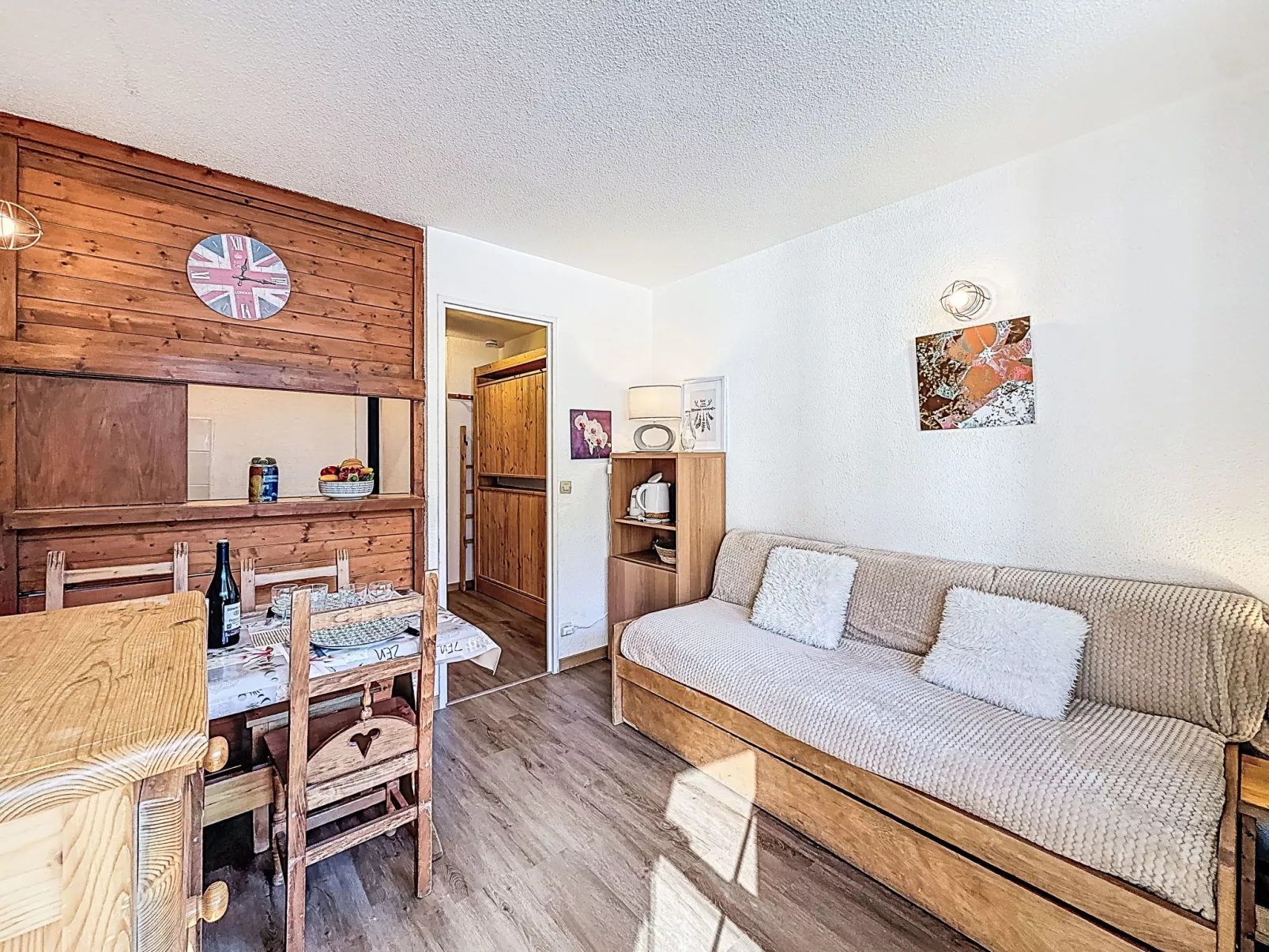 Rond Point des Pistes (Val Claret)-Binnen