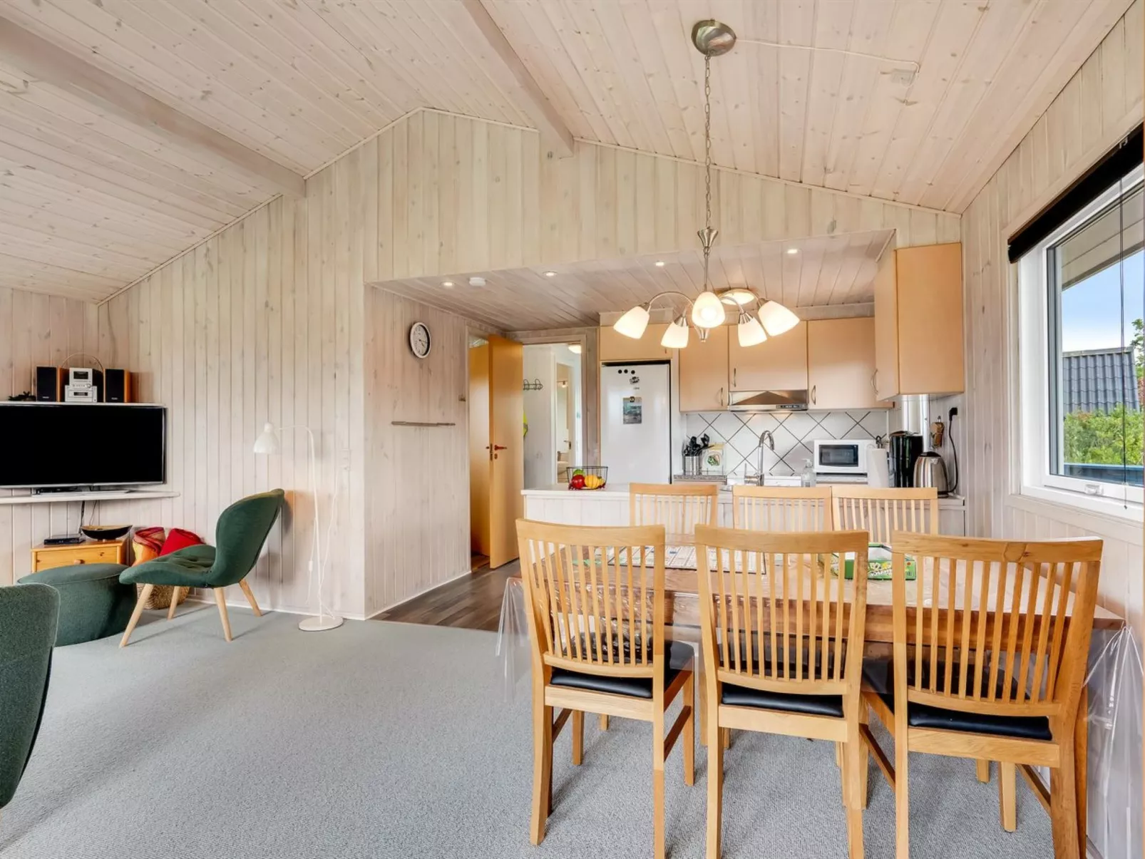 "Titta" - 150m to the fjord-Binnen