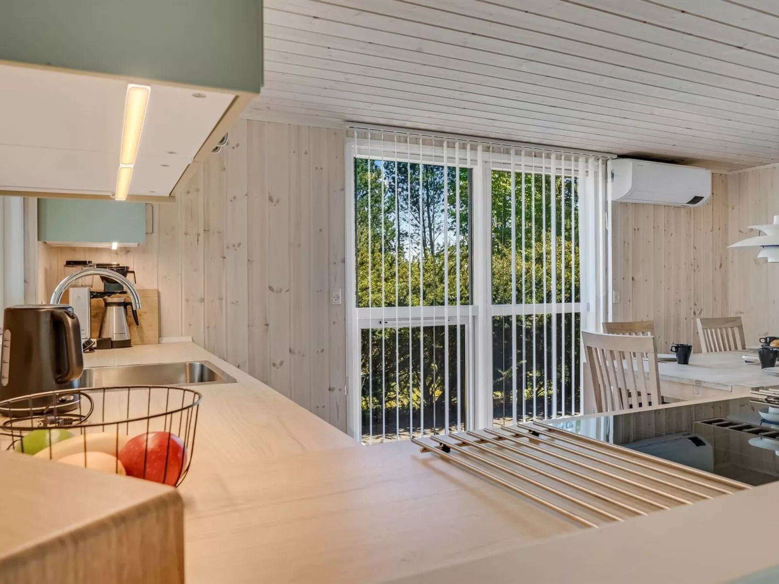 "Siljan" -  from the sea-Binnen