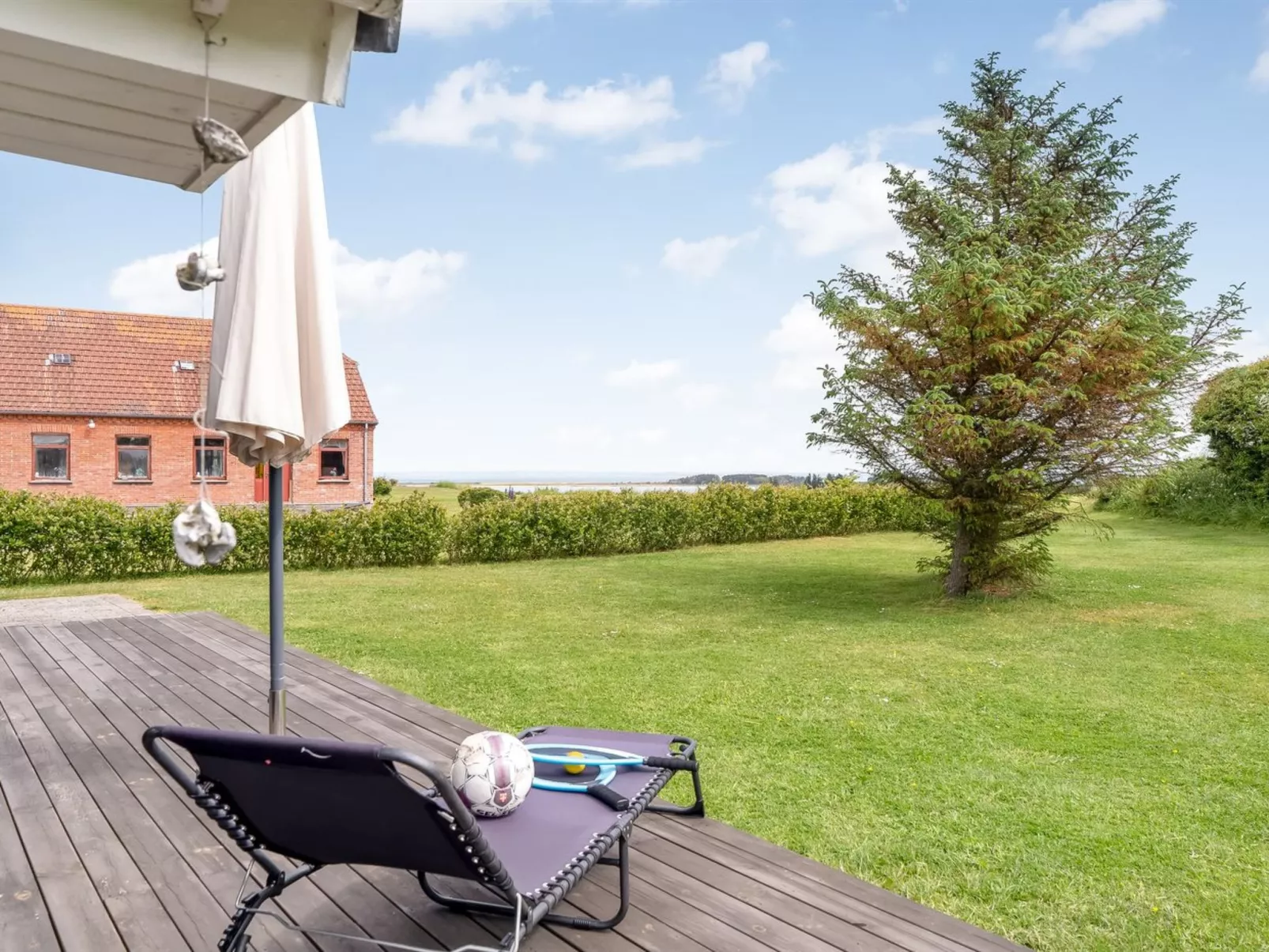 "Tanna" - 330m to the fjord-Buiten