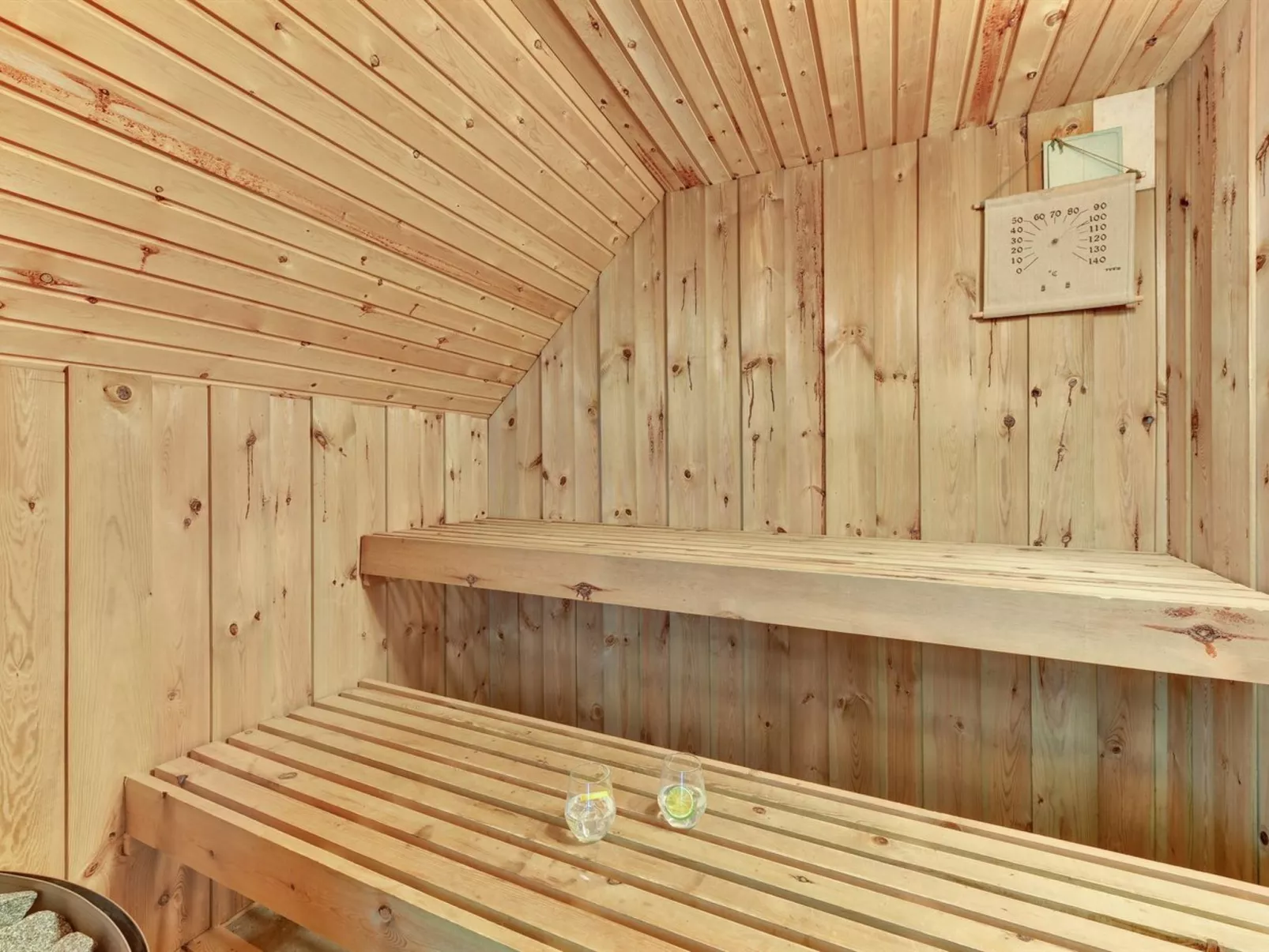 "Wulfhild" - 800m from the sea-Binnen