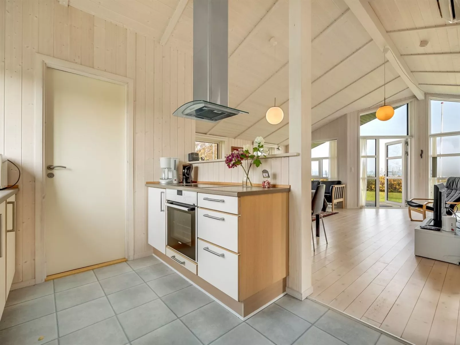 "Duschanka" - 50m to the fjord-Binnen