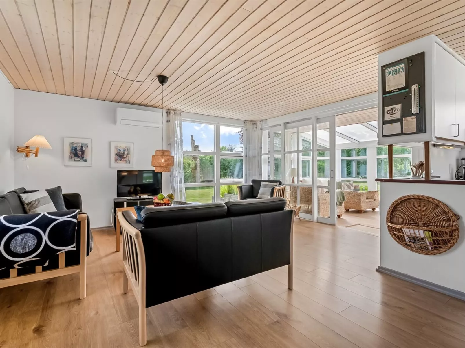 "Teija" - 300m from the sea-Binnen