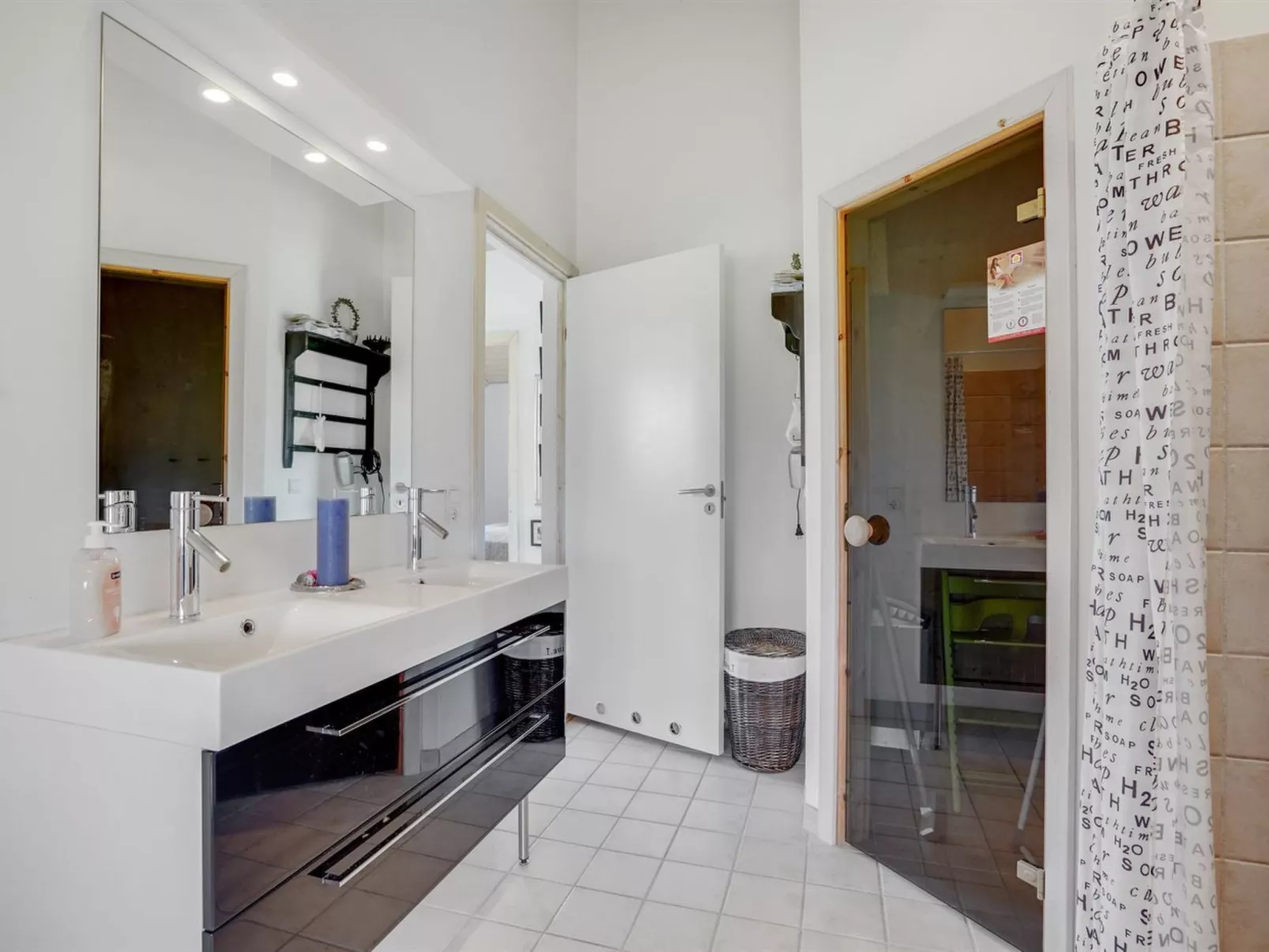 "Gudmunda" - 200m to the fjord-Binnen