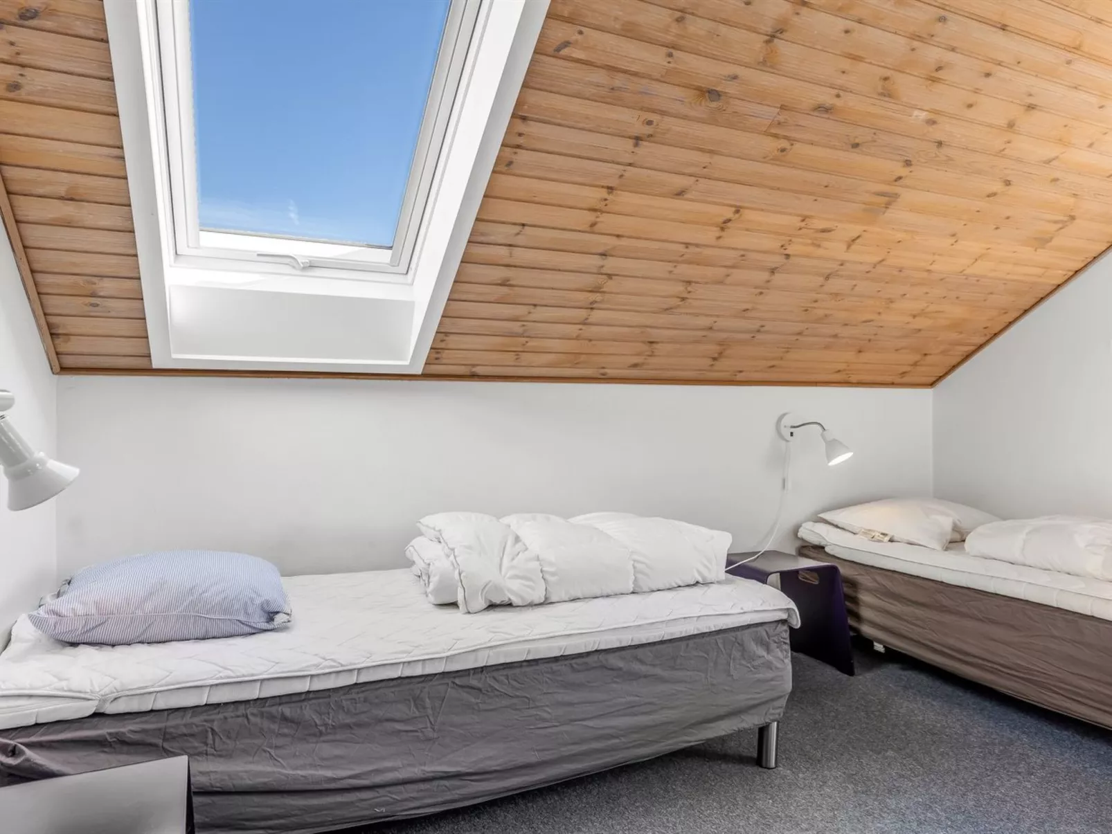 "Niilo" - 1.7km from the sea - Binnen