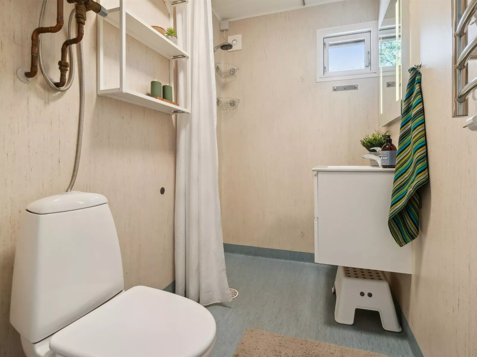 "Malou" - 350m from the sea-Binnen