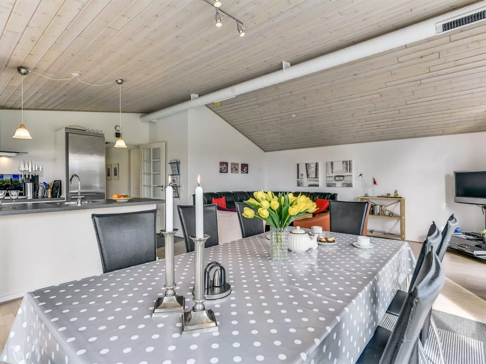 "Sylvelin" - 400m to the fjord-Binnen