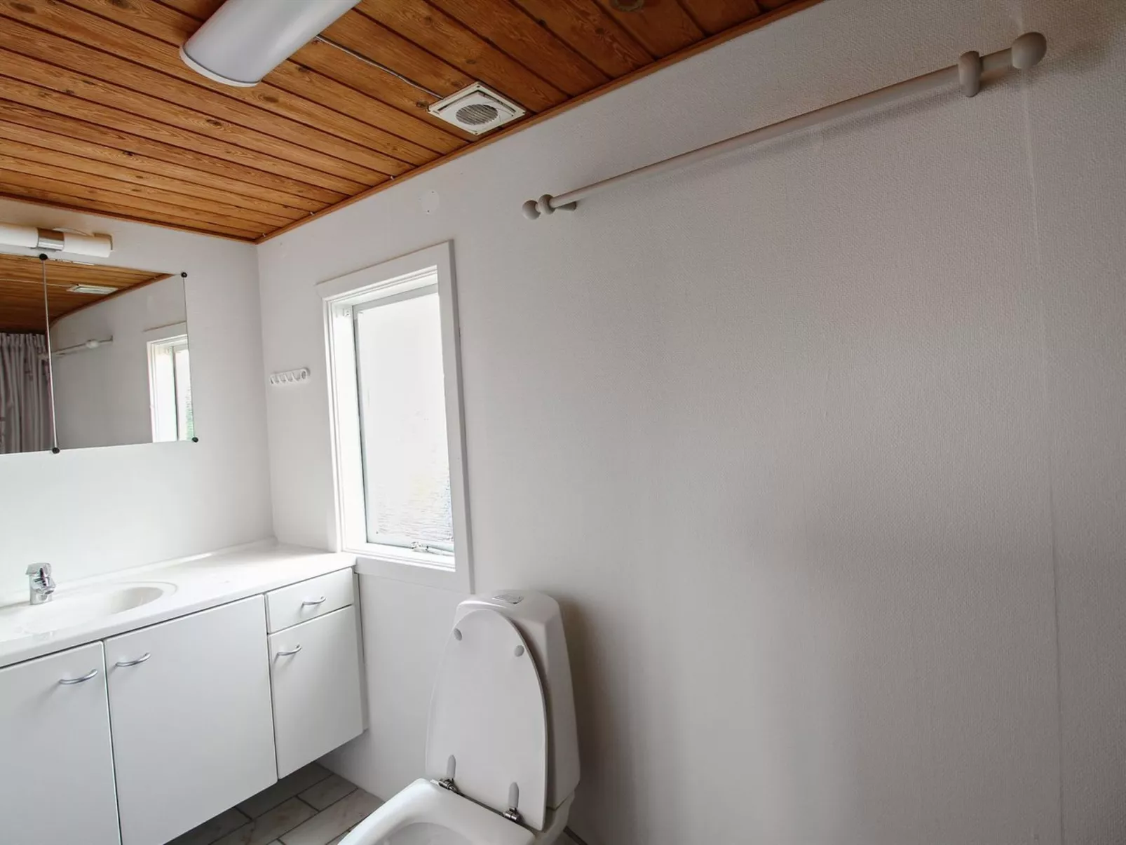 "Lillebror" - 200m from the sea-Binnen