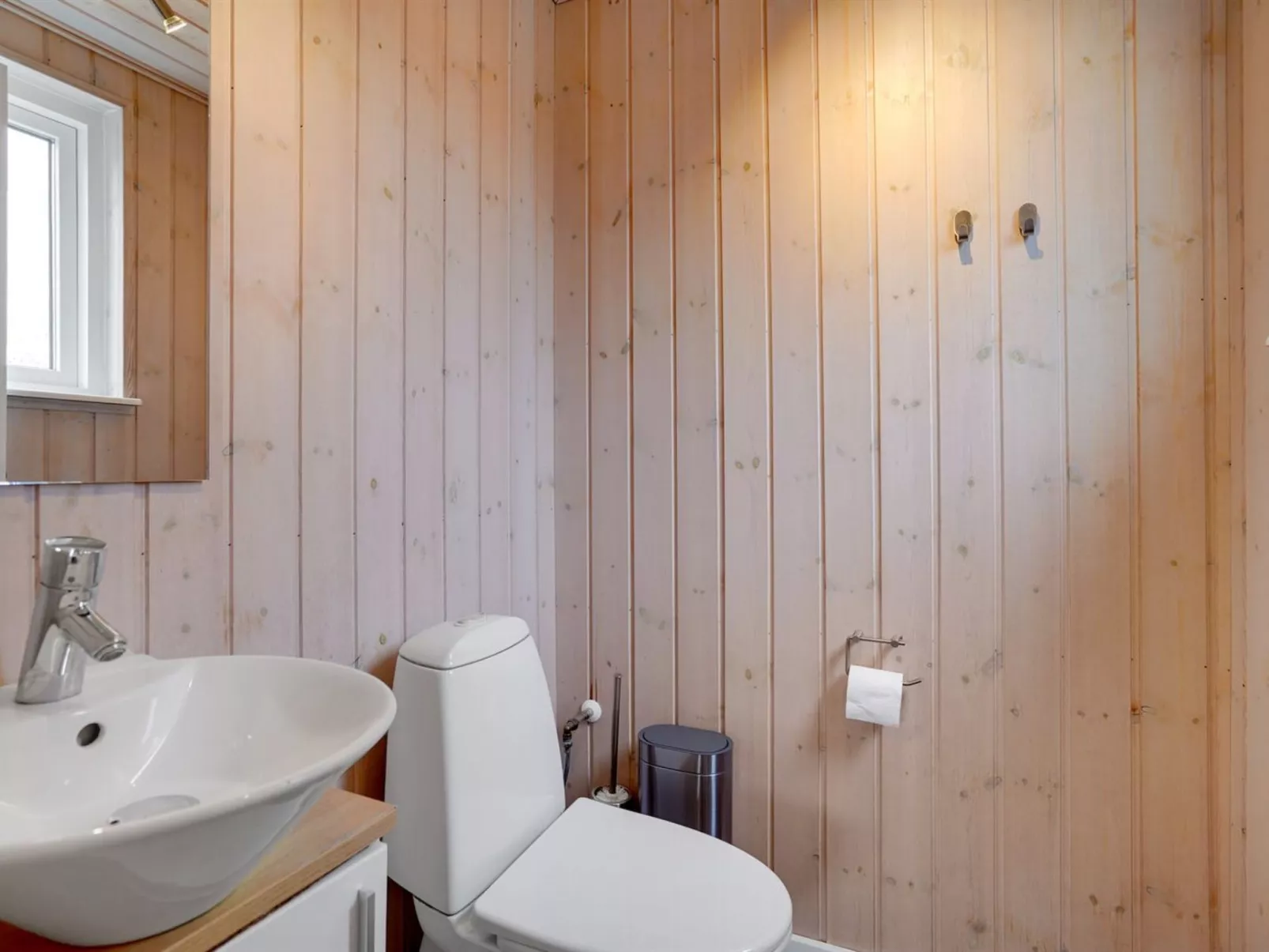 "Nine" - 200m from the sea-Binnen