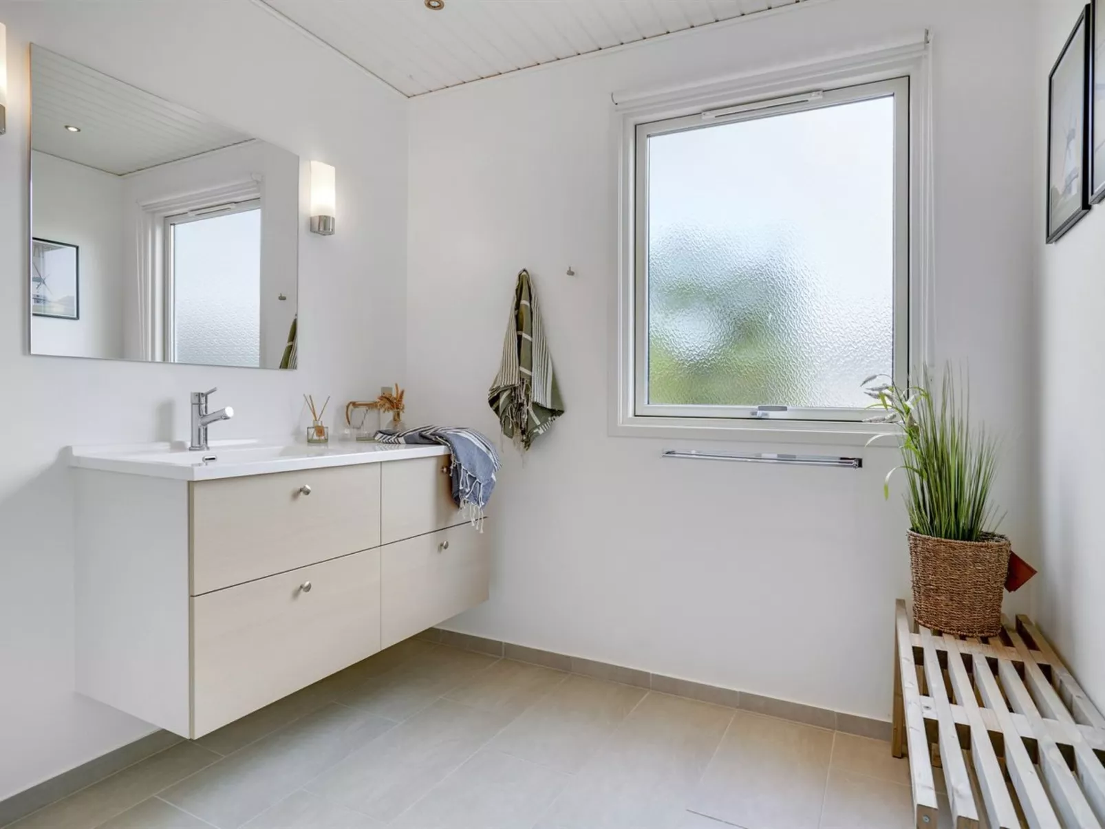 "Ankarl" - 700m from the sea-Binnen