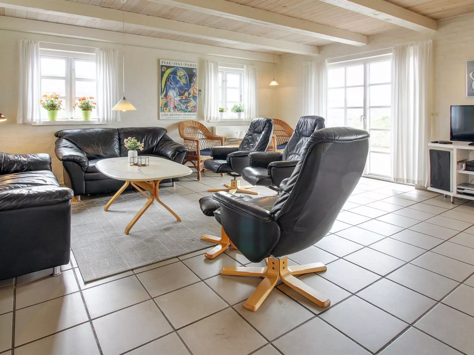 "Skuli" - 200m from the sea-Binnen