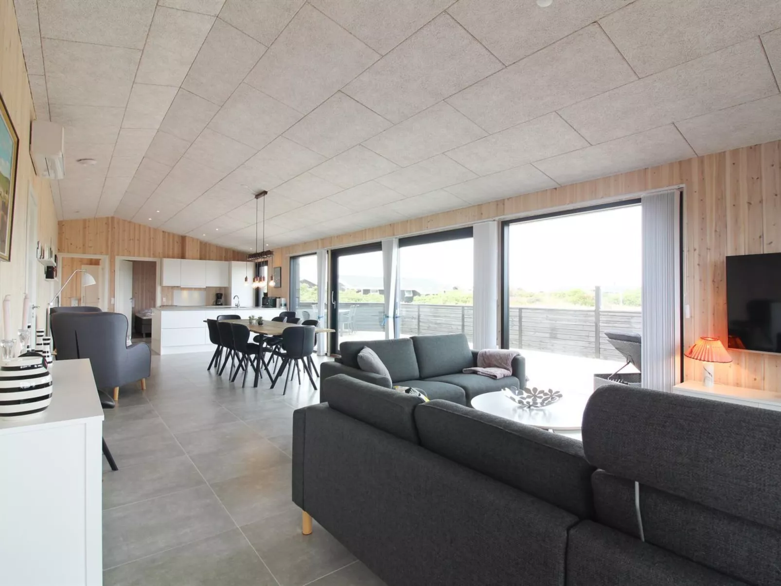 "Heilo" - 300m from the sea-Binnen