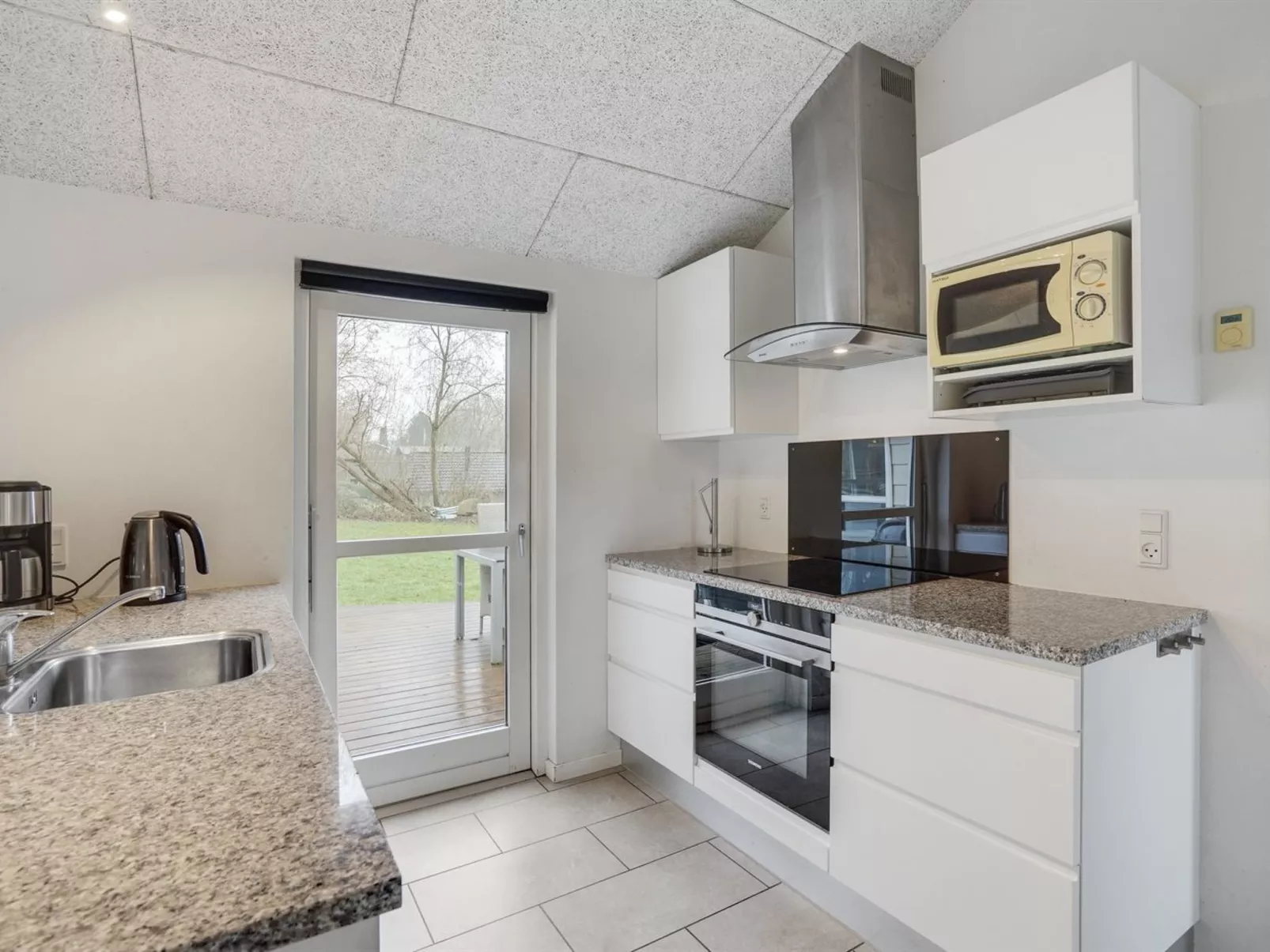 "Cara" - 200m from the sea-Binnen