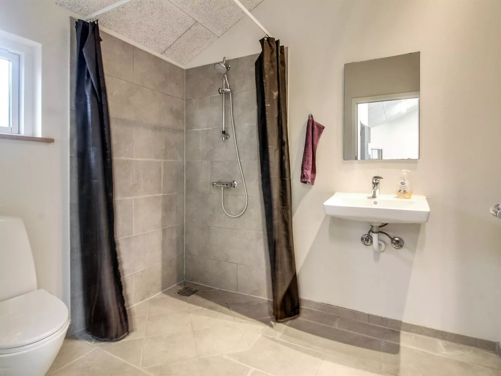 "Clea" - 200m from the sea-Binnen