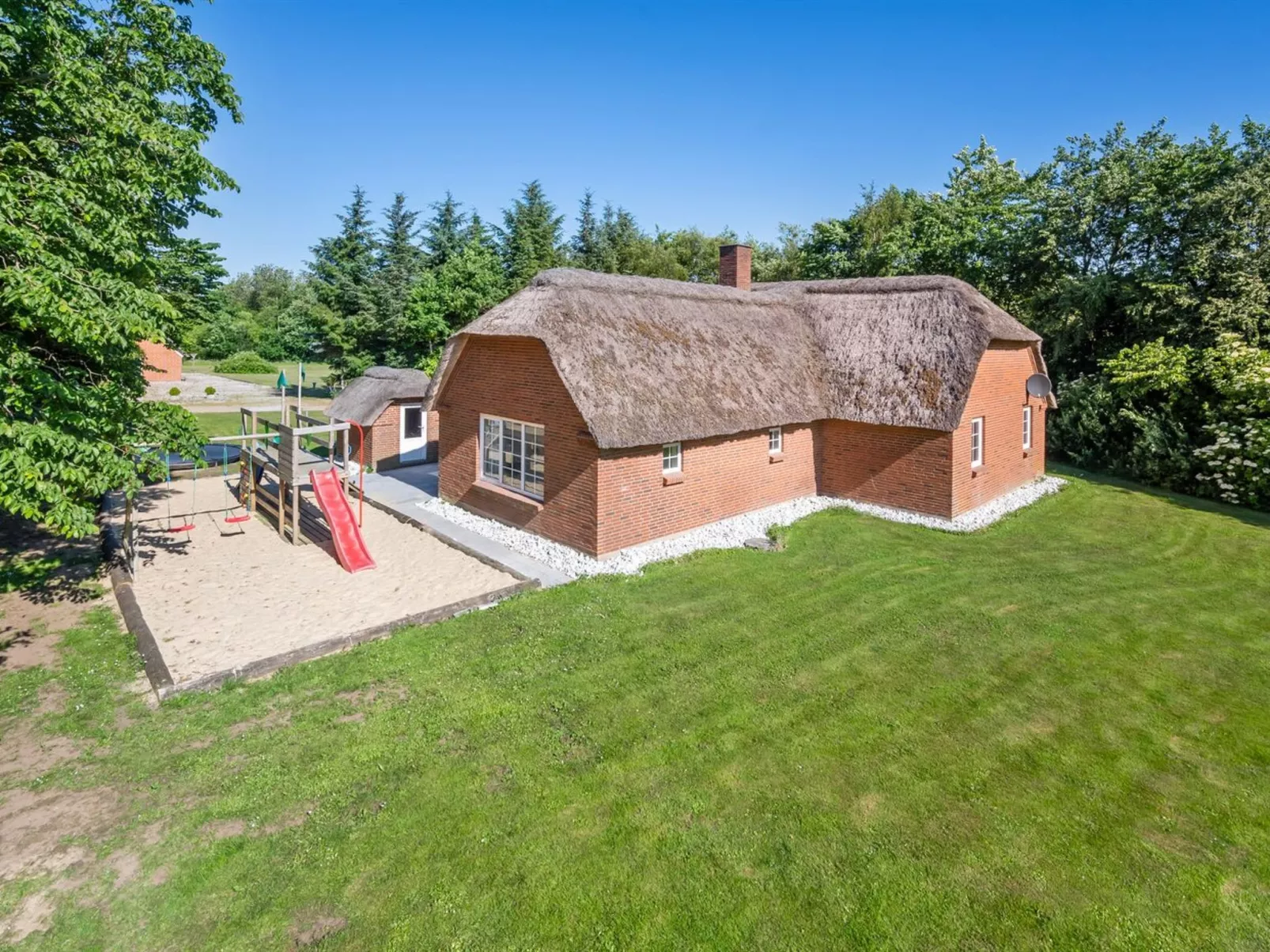 "Thana" - 1.4km from the sea-Buiten