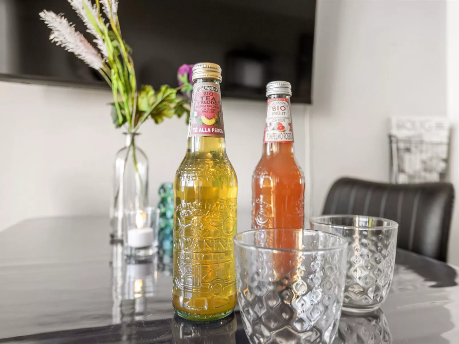 "Annelie" - 75m from the sea-Binnen