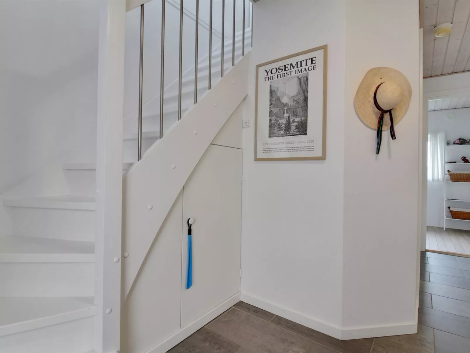 "Adna" - 700m from the sea-Binnen