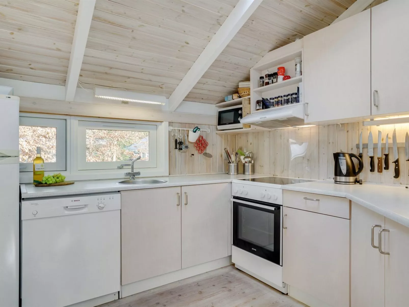 "Peter" - 400m from the sea-Binnen