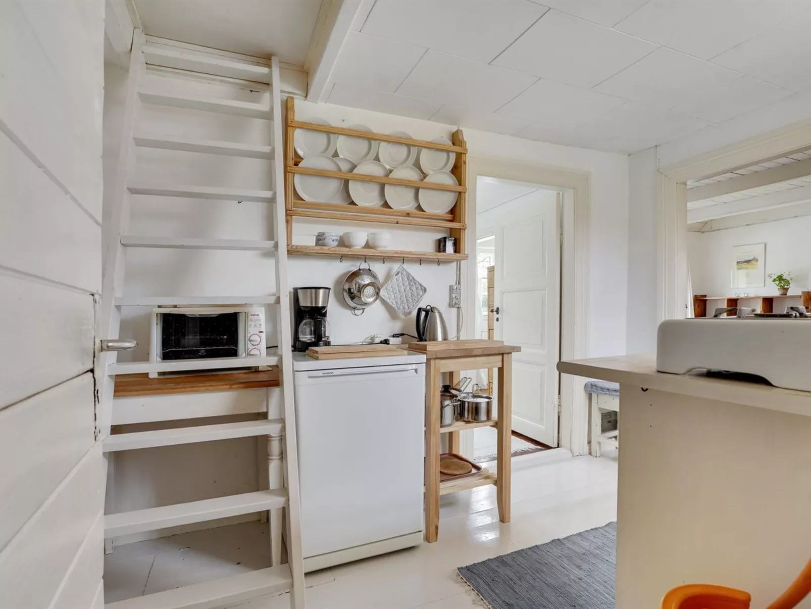 "Helny" - 300m from the sea-Binnen