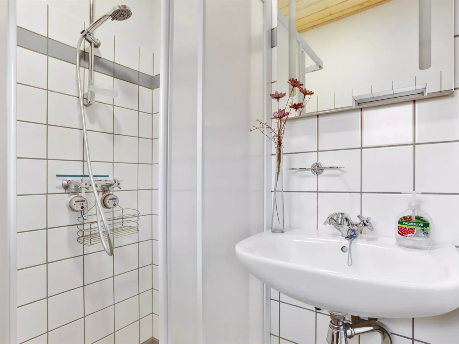 "Gulla" - 300m from the sea-Binnen