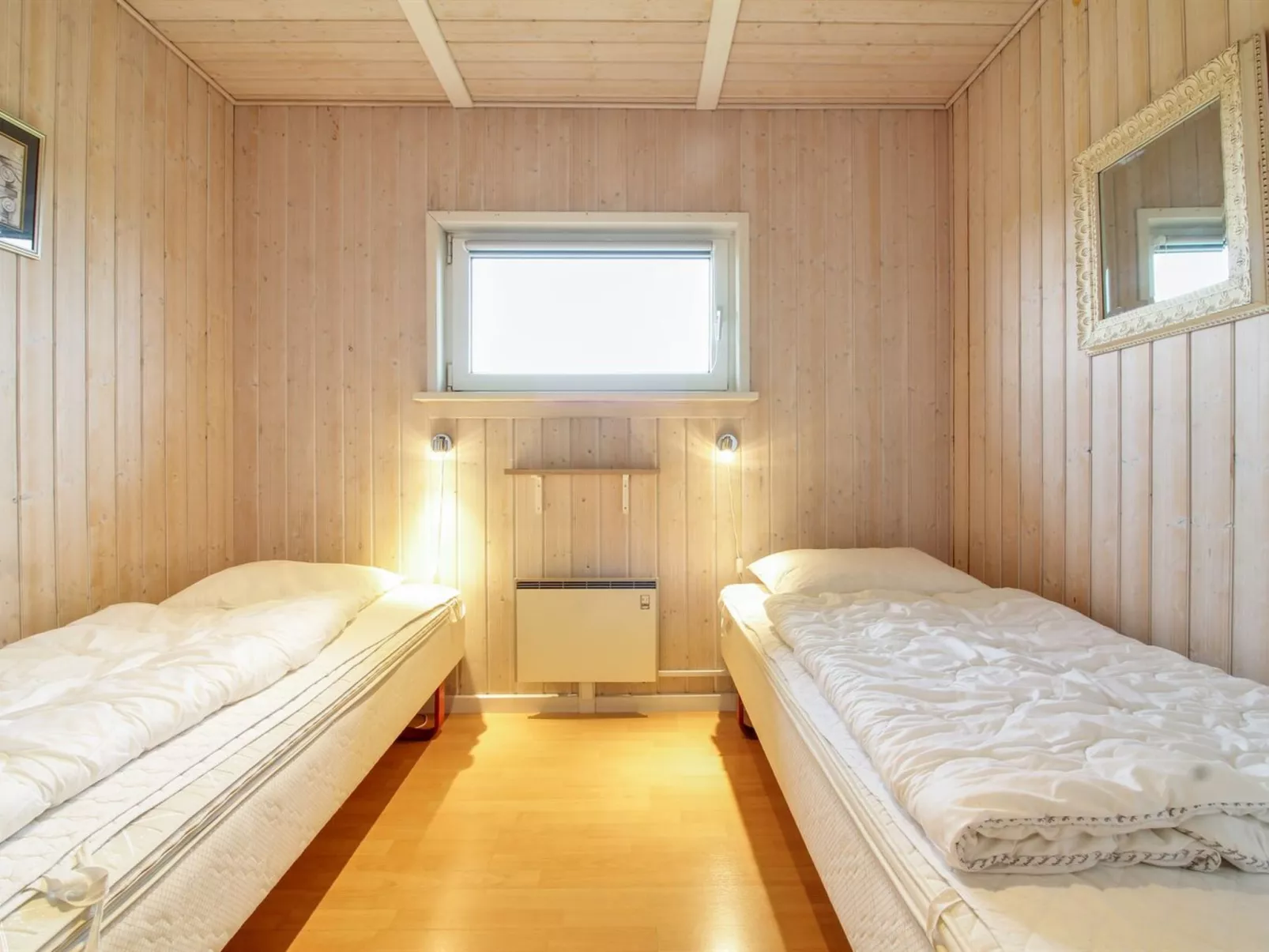 "Mette" - 98m from the sea-Binnen