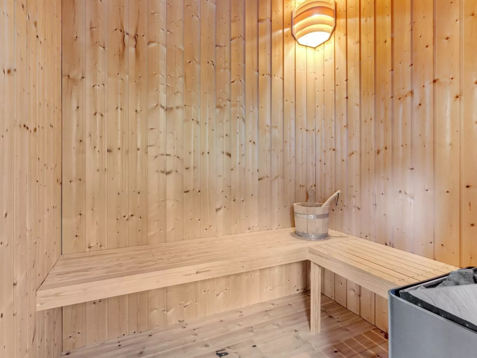 "Asgard" - 500m from the sea-Binnen