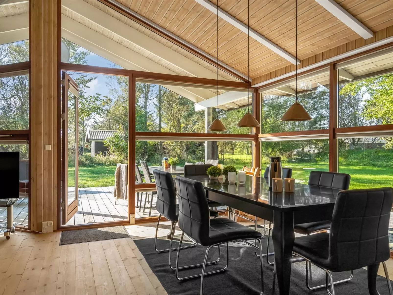 "Emeli" - 1.3km from the sea-Binnen