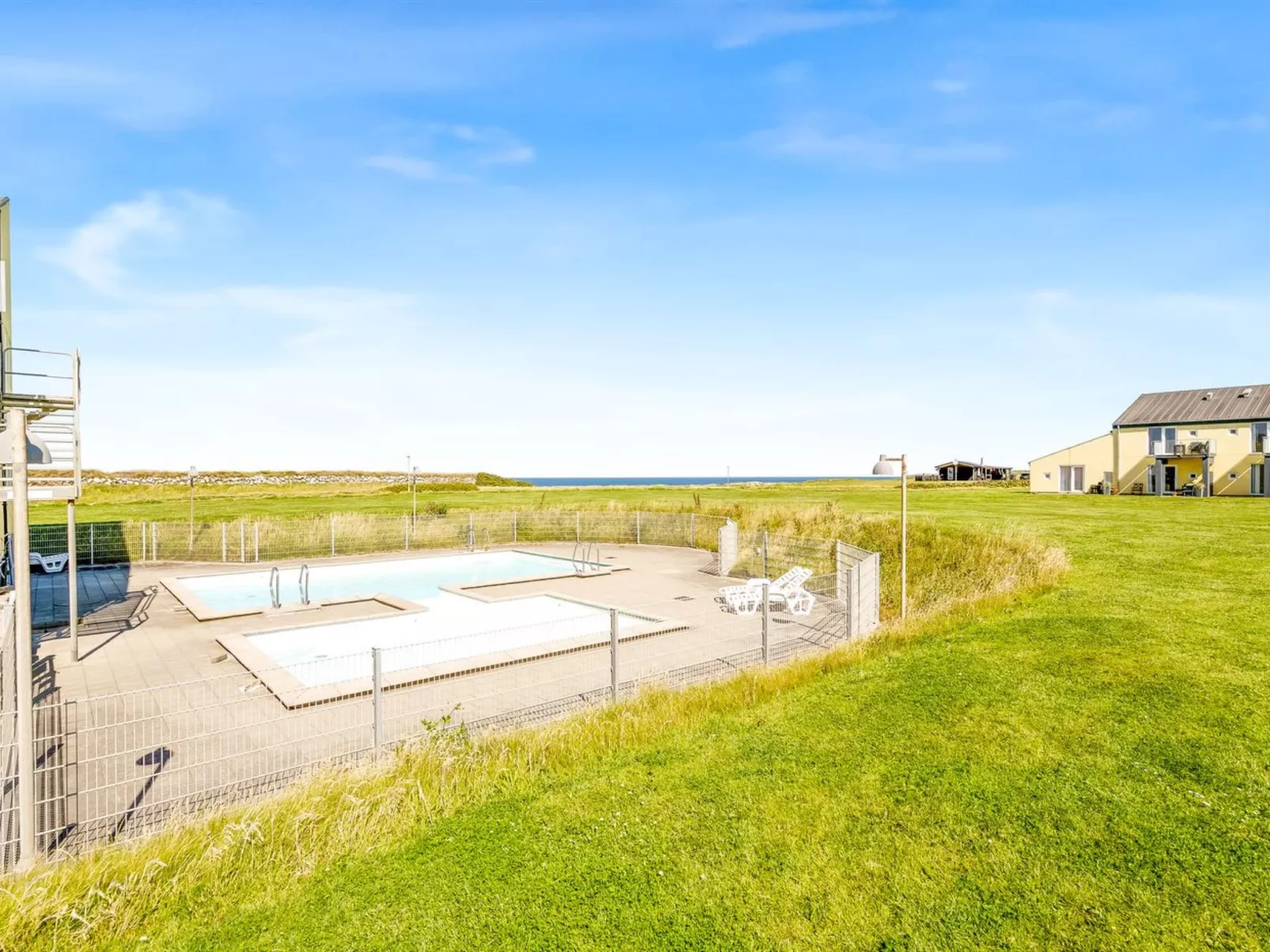 "Solveg" - 150m from the sea-Buiten