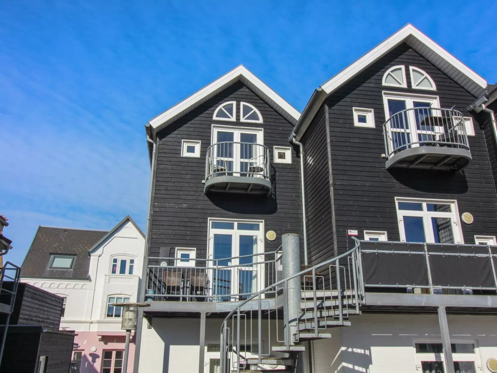 "Varnava" - 200m from the sea-Buiten