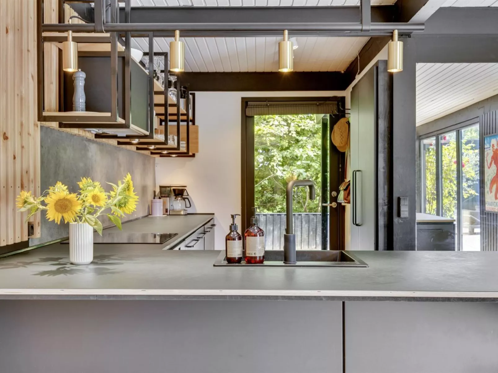 "Hævnir" - 1km from the sea-Binnen