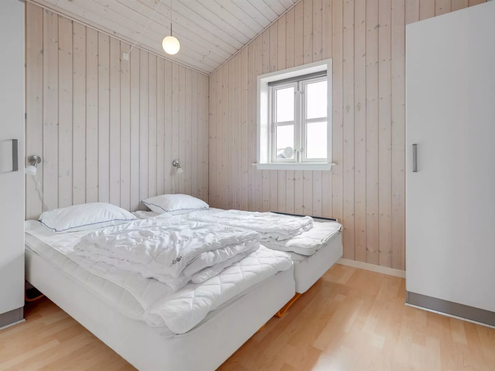 "Evin" - 800m from the sea-Binnen