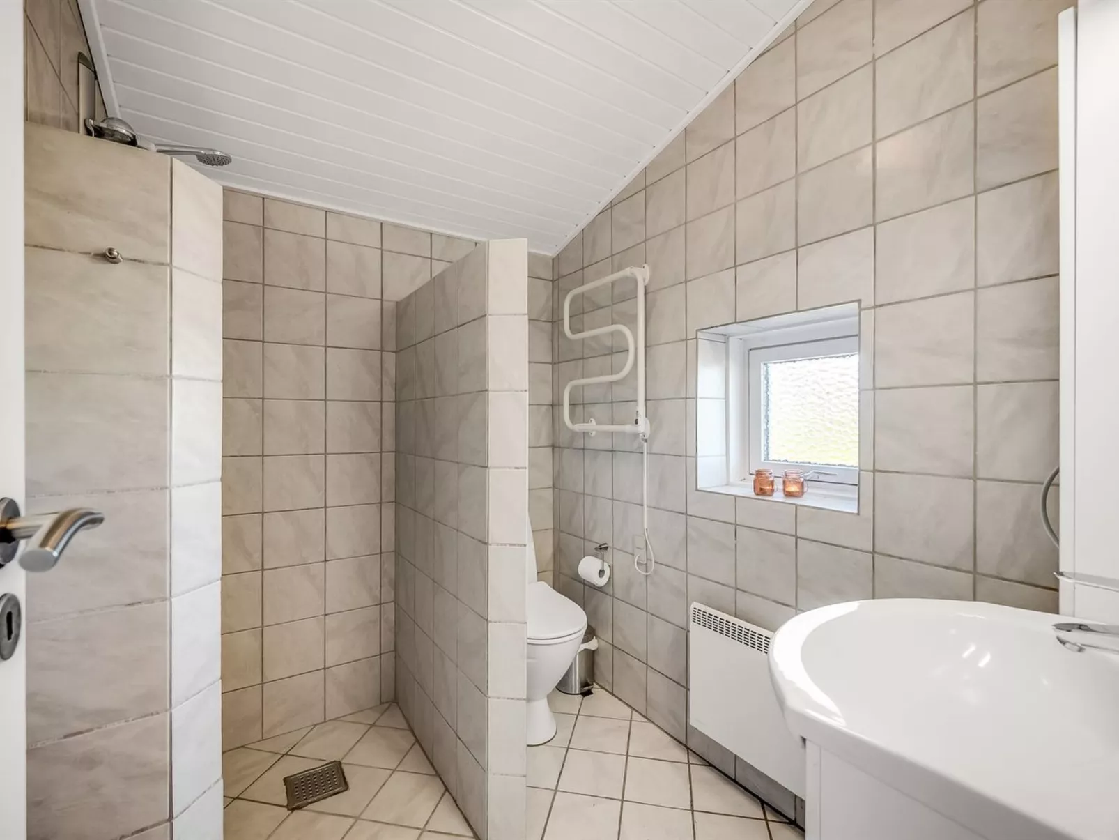 "Fia" -  from the sea-Binnen