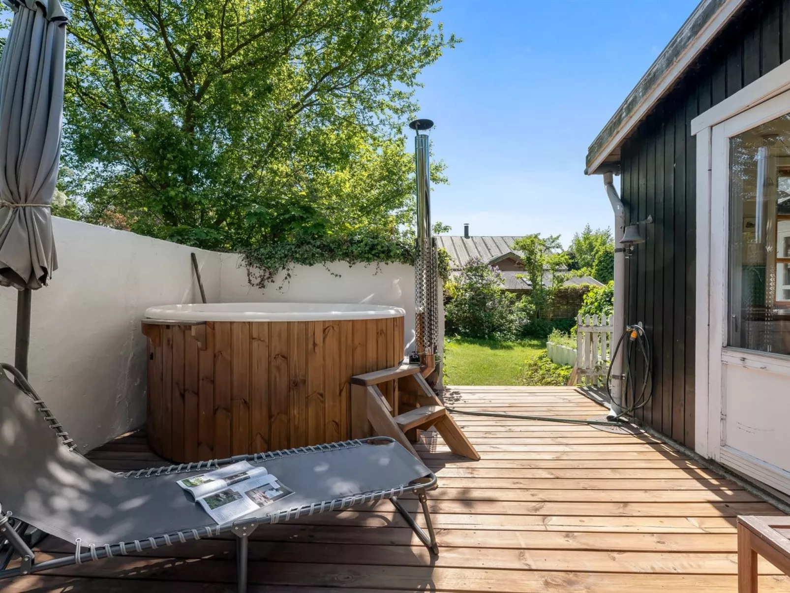 "Carly" - 100m from the sea-Binnen