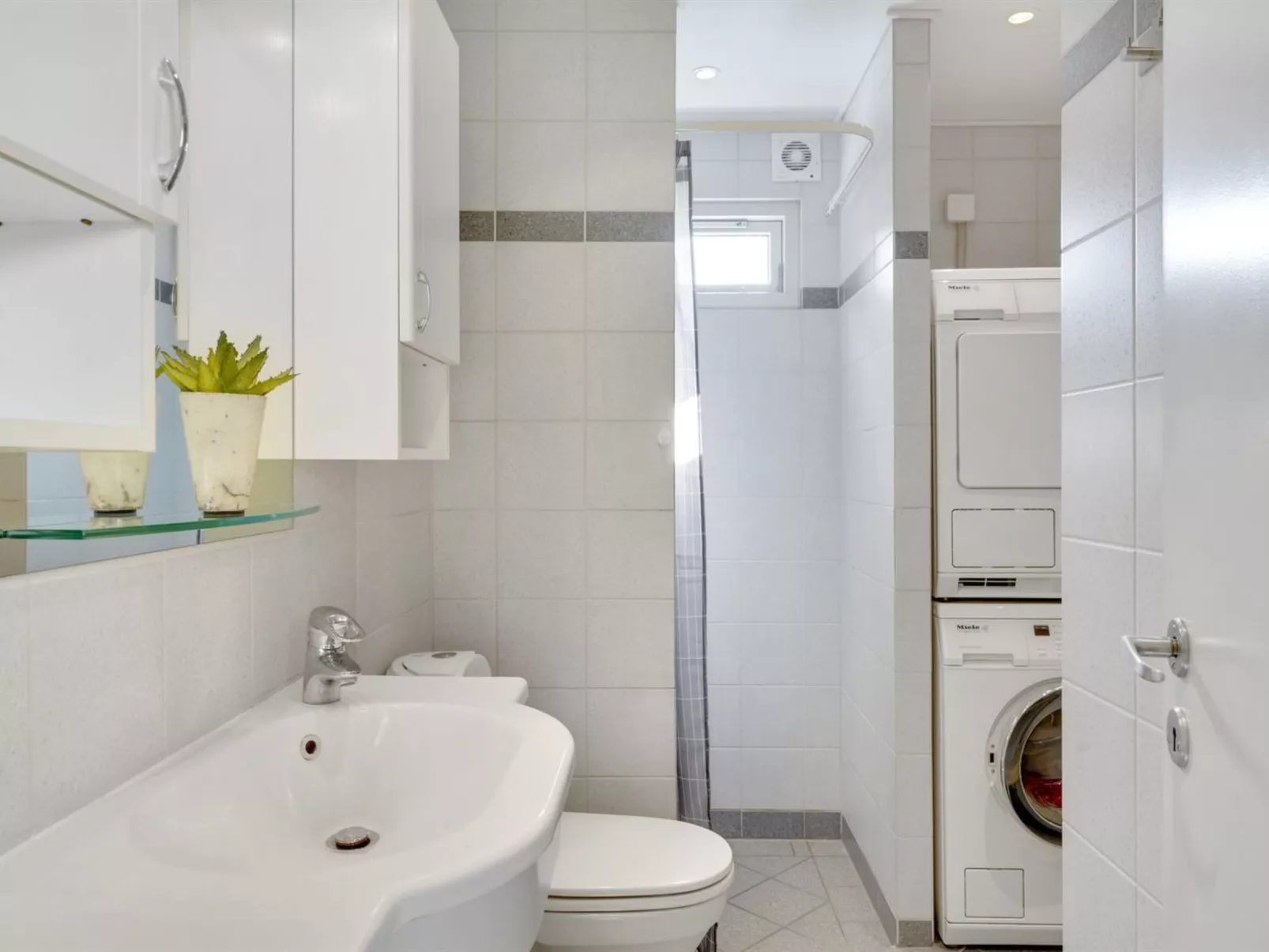 "Begitta" - 350m from the sea-Binnen