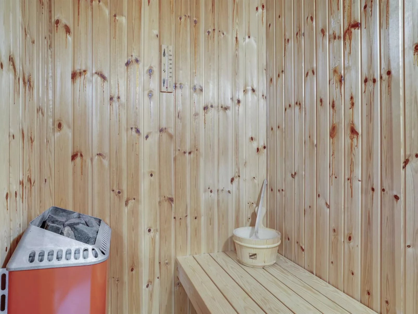 "Ove" - 500m from the sea-Binnen