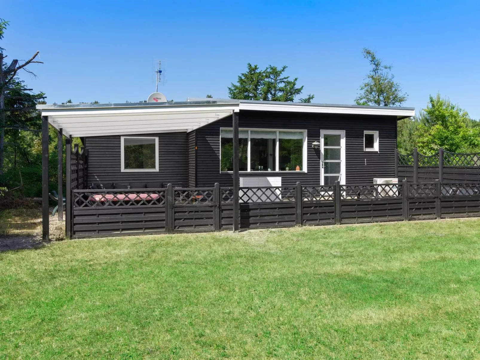 "Raya" - 250m from the sea-Buiten