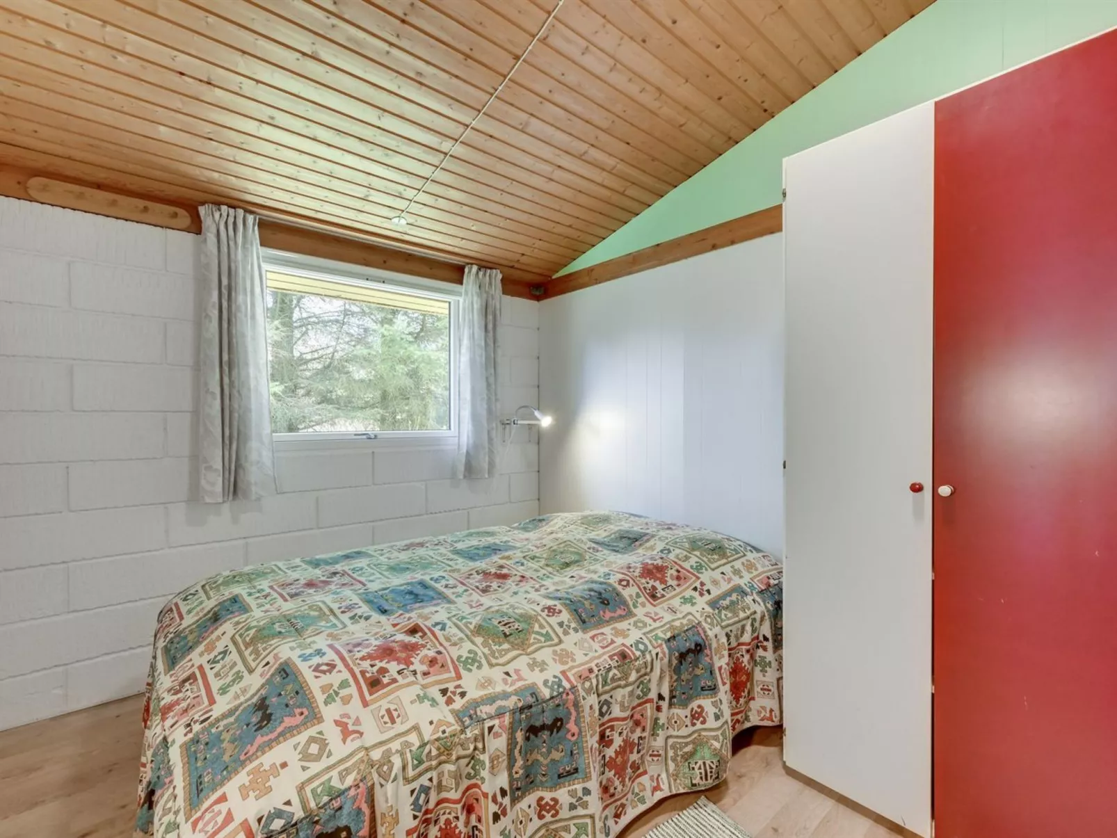 "Agna" - 700m to the fjord-Binnen