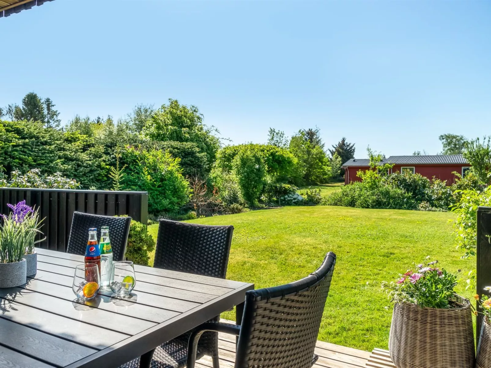 "Esalina" -  from the sea-Buiten