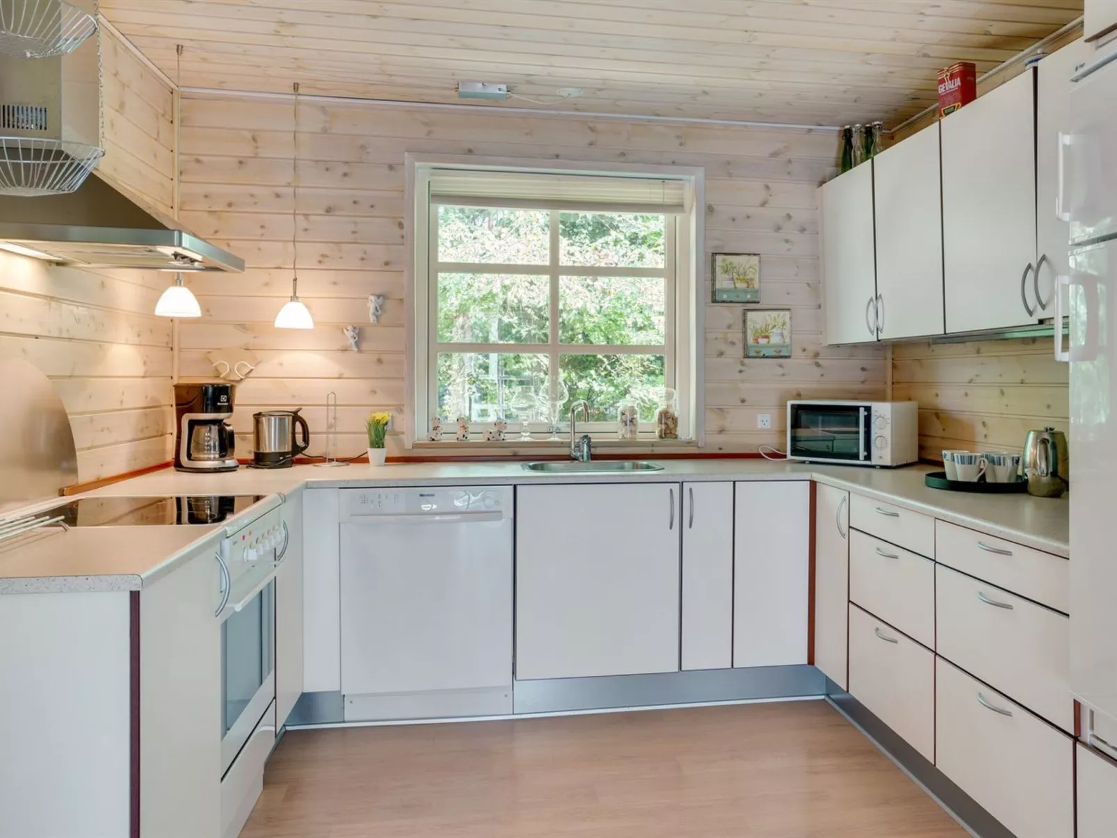 "Tian" -  from the sea-Binnen