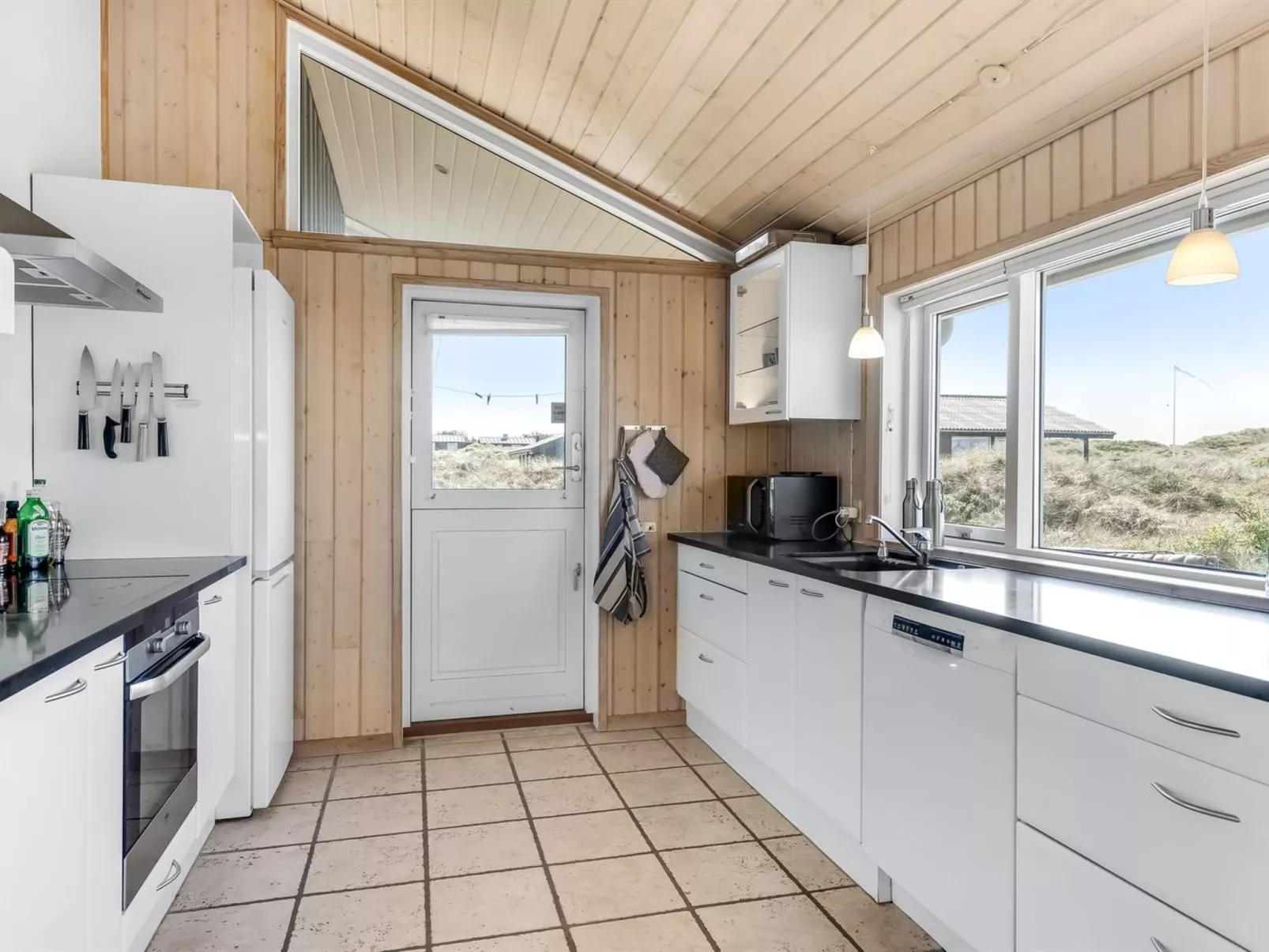 "Lauri" - 350m from the sea-Binnen