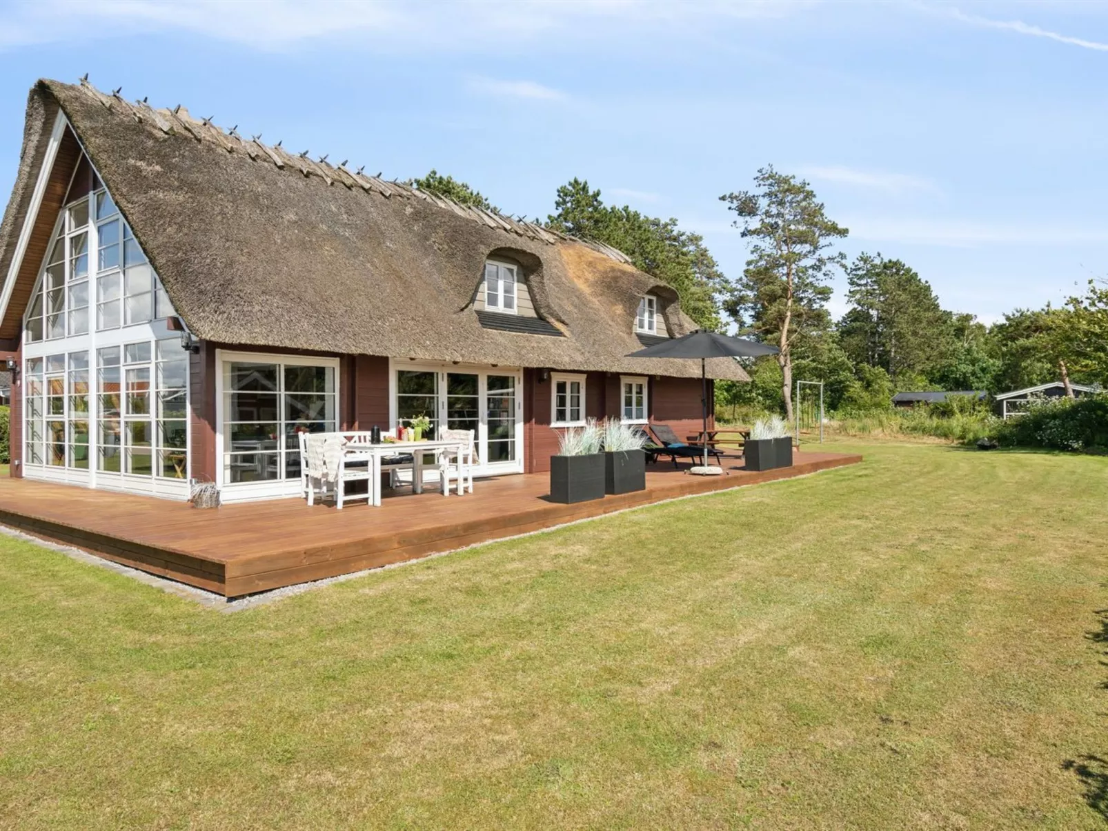 "Ginnie" - 300m from the sea-Buiten