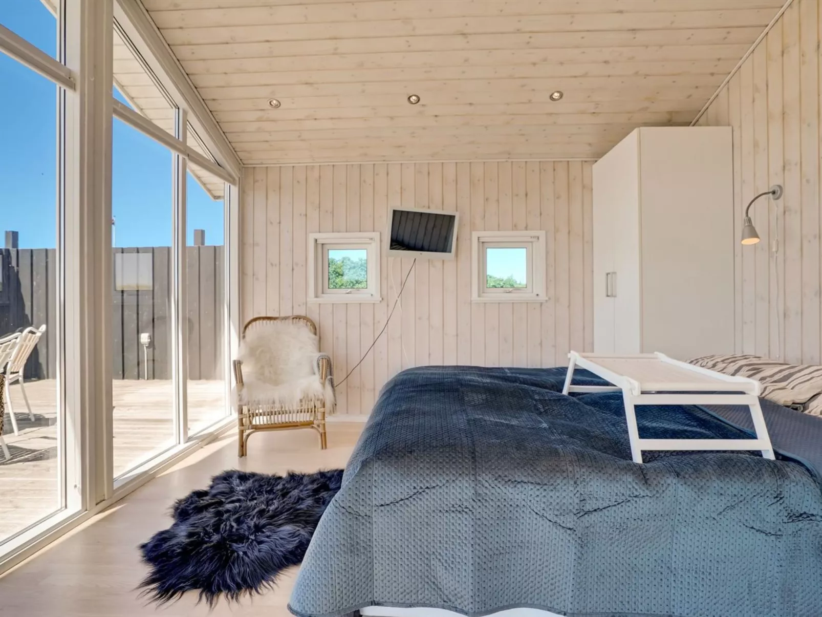 "Aella" - 150m from the sea-Binnen