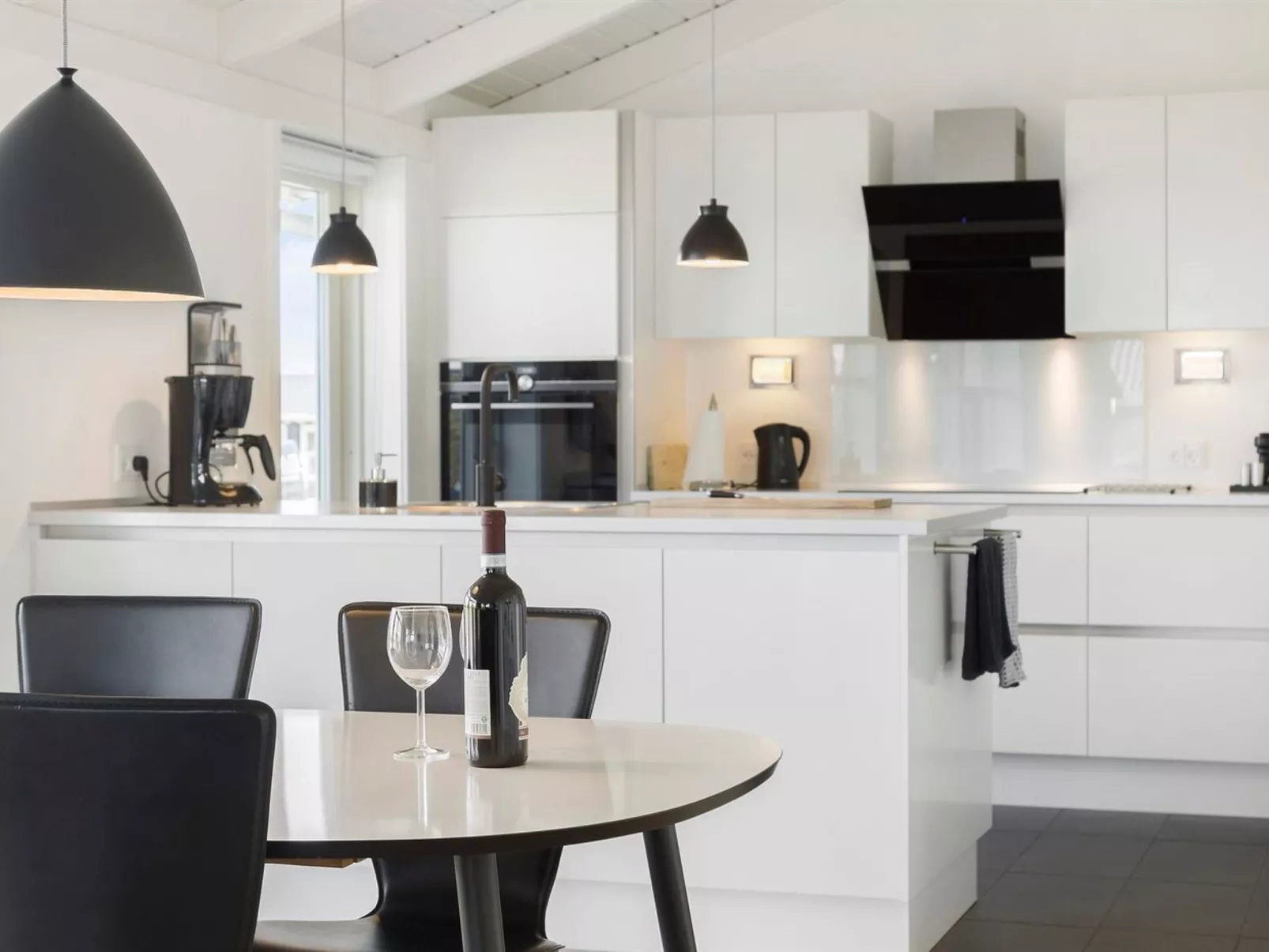 "Paul" - 100m from the sea-Binnen