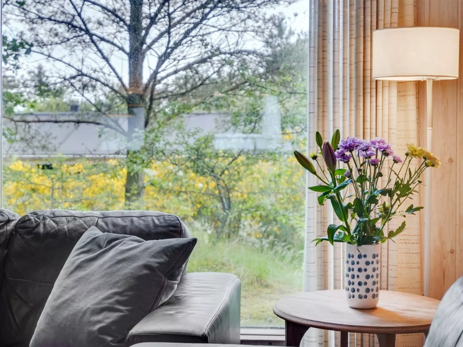 "Jaskirt" - 125m from the sea-Binnen